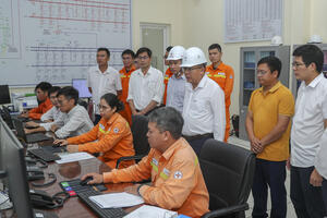 Đóng điện đường dây 500kV Lào Cai - Vĩnh Yên