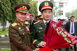Một số hình ảnh hoạt động của Đại tướng Phan Văn Giang tại Lào