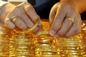 Giá vàng hôm nay (22-10): Tiếp tục tăng cao kỷ lục, giá vàng nhẫn cao chót vót