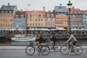 Đan Mạch: Đi xe đạp không dừng nhờ “làn sóng xanh”