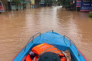 Hà Tĩnh: Mưa lớn ngập lụt hàng nghìn hộ, hồ chứa gần đầy dung tích