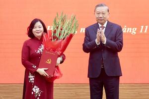 Đồng chí Bùi Thị Minh Hoài giữ chức Bí thư Đảng ủy Mặt trận Tổ quốc, các đoàn thể Trung ương