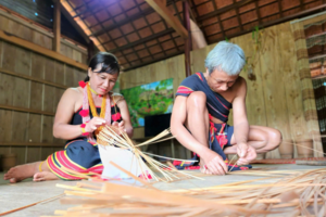 Phát huy giá trị làng nghề gắn với nâng cao sinh kế