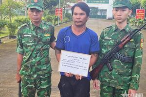 Cà Mau: Đồn Biên phòng Gành Hào bắt đối tượng truy nã đang lẩn trốn trên tàu cá