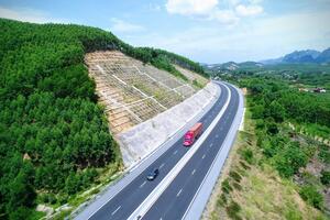 Tháo gỡ khó khăn, vướng mắc tại dự án cao tốc Bắc Giang - Lạng Sơn