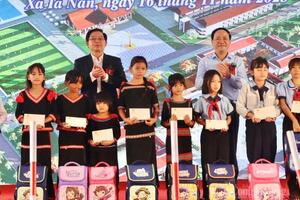 Phó Thủ tướng dự lễ khởi công trường nội trú biên giới Gia Lai