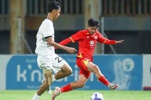 Tin thể thao (25-11): Messi nới rộng khoảng cách với Ronaldo, MU thua trong thế hơn người