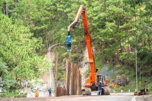 Giao thông Lâm Đồng “đứt mạch”, khẩn trương khắc phục sự cố thiên tai