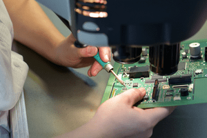 Tiêu chí doanh nghiệp thực hiện dự án sản xuất thiết bị điện tử được hưởng ưu đãi về thuế thu nhập doanh nghiệp