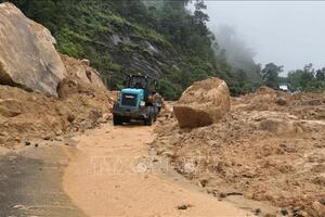 Mưa lũ miền Trung - Tây Nguyên: Vẫn còn 15 vị trí bị ách tắc