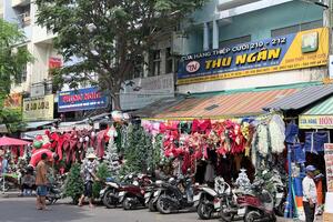 TP. Hồ Chí Minh: Thủ phủ đồ trang trí Noel ảm đạm, sức mua giảm