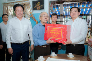 Phó Thủ tướng Hồ Quốc Dũng chúc mừng Giáng sinh Tổng giáo phận Huế