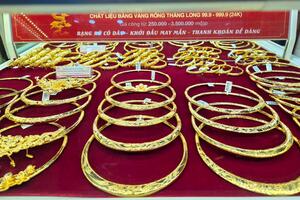Chiều 24/12: Giá vàng nhẫn tại Bảo Tín Minh Châu, Bảo Tín Mạnh Hải tăng sát mốc 160 triệu đồng/lượng