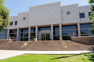 Mỹ: Sơ tán Tòa án Tối cao bang Arizona do phát hiện bưu kiện chứa chất nổ