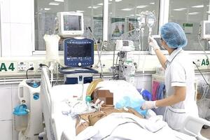 Nguy kịch vì biến chứng thủy đậu lây từ con