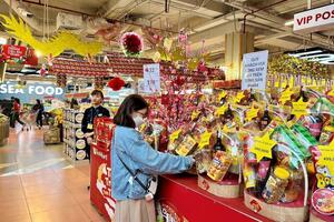 Thị trường giỏ quà Tết khởi động sớm