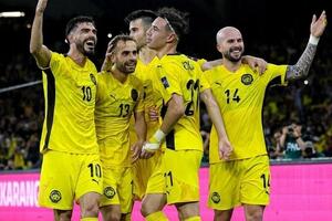 7 tuyển thủ Malaysia giả mạo hồ sơ được đá trở lại, cổ động viên bất bình