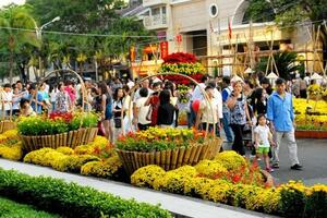 Thủ tướng chỉ đạo: Chi trả đầy đủ lương, thưởng Tết, cấm dùng công quỹ biếu, tặng quà Tết lãnh đạo các cấp