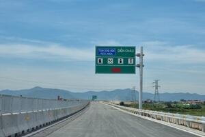 Lần đầu tiên Cảnh sát giao thông thực hiện cấm đường do sương mù