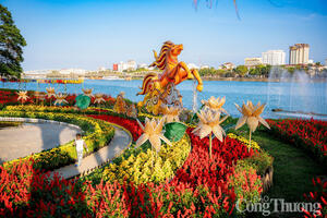 Thành phố Huế rực rỡ sắc xuân Bính Ngọ