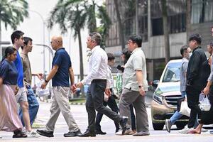 Singapore nâng ngưỡng lương cho lao động nước ngoài từ năm 2027