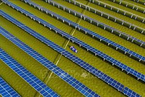 Nhiều dự án điện mặt trời và điện gió bị chậm tiến độ