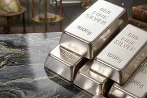 Giá bạc hôm nay 2/3/2026: Neo cao