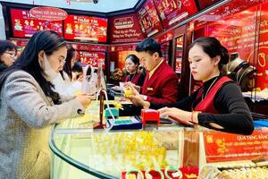 Giá vàng hôm nay (7-3): Đồng loạt giảm