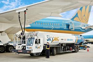 Bảo đảm hoạt động hàng không trước biến động giá nhiên liệu