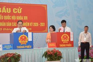 Chủ tịch Quốc hội Trần Thanh Mẫn bỏ phiếu tại xã Hóc Môn, TP Hồ Chí Minh