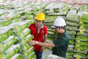 Lộc Trời xuất khẩu gạo với thương hiệu “Cơm ViệtNam Rice” sang thị trường Châu Âu