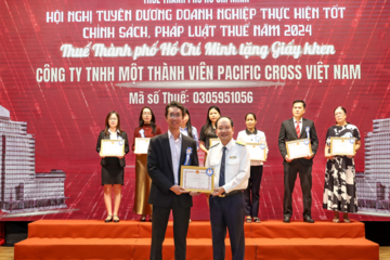 Pacific Cross Việt Nam được vinh danh thực hiện tốt chính sách, pháp luật