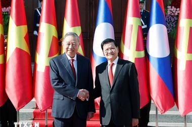 Tổng Bí thư Tô Lâm chứng kiến Lễ trao các văn kiện hợp tác Việt Nam – Lào