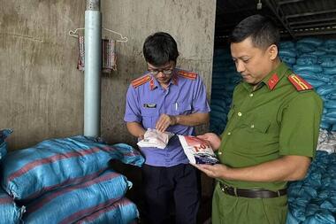 Đắk Lắk: Khởi tố nữ giám đốc sản xuất hơn 1.700 tấn muối i-ốt giả