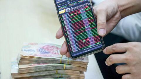 Đóng tài khoản chứng khoán để gửi tiết kiệm, chọn ngân hàng nào để có lãi suất cao nhất?