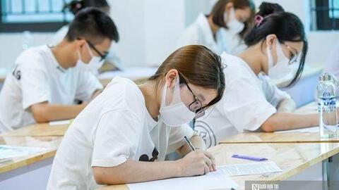 Hàng loạt các trường đại học cho sinh viên đi học trực tiếp