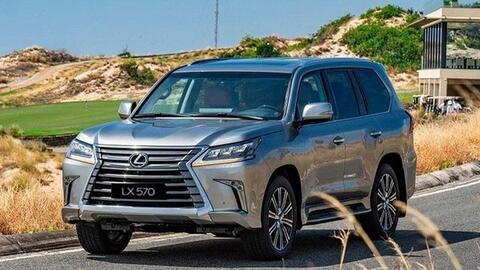 DN bị ngân hàng bán xe sang Lexus để thu nợ từng chi bạc tỷ quảng cáo khắp nơi