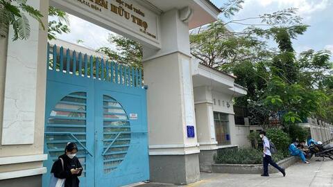 TP.HCM: Nữ sinh lớp 10 bất ngờ nhảy lầu tự tử trong giờ ra chơi, nhiều học sinh và giáo viên bàng hoàng