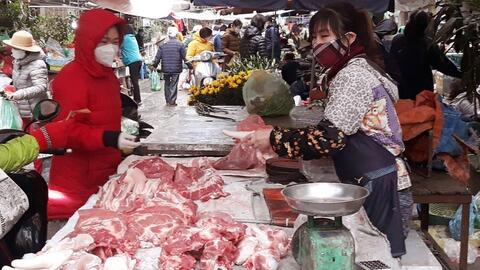 Giá hàng hóa, dịch vụ tăng “phi mã” cùng giá xăng