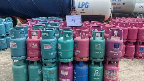 Phát hiện công ty sang chiết gas trái phép số lượng lớn
