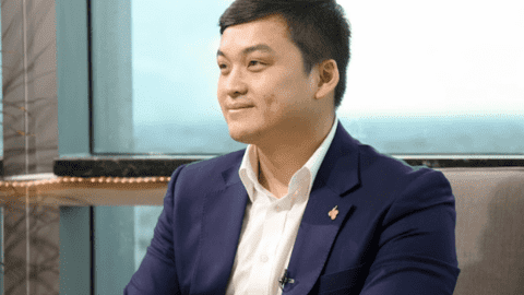 Chủ tịch Xây dựng Hoà Bình chia sẻ về CEO Lê Viết Hiếu: "Tôi nghĩ sự bổ sung của thế hệ trẻ, sự phối hợp giữa thế hệ đi trước và đi sau là rất cần thiết"