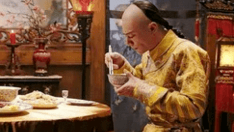 Cách xử lý đồ thừa từ bữa ăn 120 món của Hoàng đế thời xưa