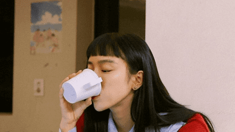 4 kiểu uống nước âm thầm phá hủy thận của bạn