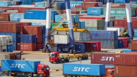 Chiến tranh thương mại khiến hàng điện tử công nghệ Trung Quốc sang Mỹ giảm hơn 60%