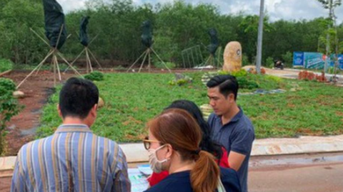 Câu cửa miệng trên thị trường bất động sản hiện nay “bán hộ anh đi, anh cũng cố gắng lắm rồi”