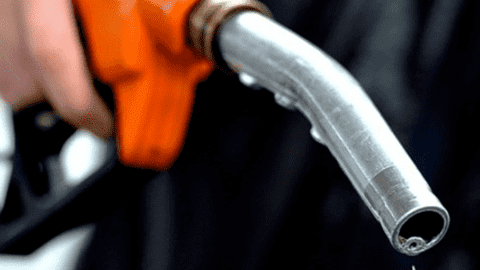 Giá dầu thế giới thấp nhất trong năm, xăng trong nước sắp giảm mạnh?