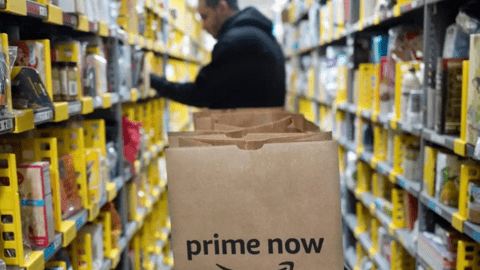 Nhân viên Amazon kiệt quệ cả thể chất lẫn tinh thần khi Giáng sinh gần kề: “Ngày nào tôi cũng khóc”