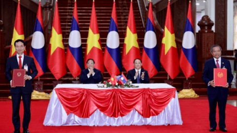Việt Nam và Lào thiết lập quan hệ đối tác số