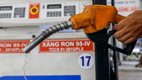 Nhập khẩu xăng dầu tháng 1 tăng hơn 90%