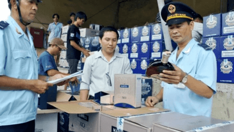 Xuất nhập khẩu lao dốc kéo thu ngân sách giảm sâu